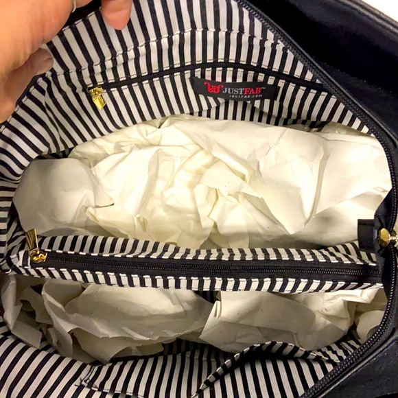 Black Shoulder Bag (JUSTFAB) - Picture 4 of 4